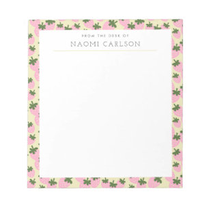 Verspreide aardbeien (crème) Aangepast Notitieblok