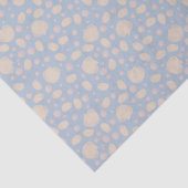 Verspreide zeeschelpen en parels tissuepapier (Detail)