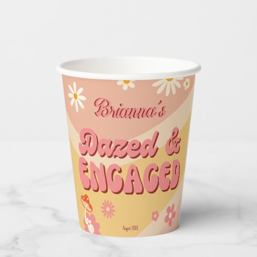 Versuft en betrokken groovy retro daisy vrijgezell papieren bekers (Achterkant)