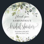 Vert eucalyptus or merci autocollant<br><div class="desc">Célébrez dans le style avec le charmant Sticker de Fête des mariées Gold Eucalyptus Green, parfait pour ajouter une touche d'élégance à votre douche nuptiale à venir. Ces beaux autocollants présentent un délicat eucalyptus vert entrelacé d'accents dorés chatoyants, ajoutant une touche sophistiquée et festive à vos préparatifs d'évènement. Que vous...</div>