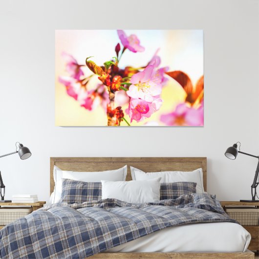 Verticaal cluster van Sakura-bloemen in de tuin Canvas Afdruk (Insitu (Slaapkamer))