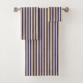 Vertical stripes towel set with a pattern of navy bad handdoek (Insitu)