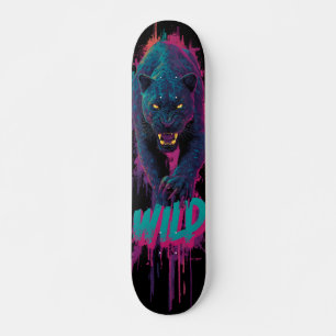 Verticale, agressieve zwarte panterillustratie skateboard