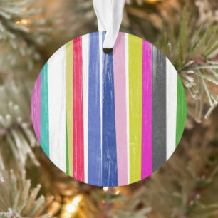 Verticale strips ornament