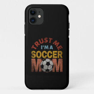 VERTROUW ME IK BEN EEN VOETBALMOEDER iPhone 11 HOESJE