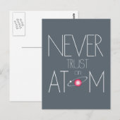 Vertrouw nooit atoom briefkaart (Voorkant / Achterkant)
