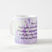 Vertrouw op de Heer Schrift Lavendel Bloemen Koffiemok (Voorkant links)