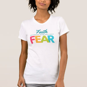 Vertrouw over angst Multi-Color Bold Font Style T-shirt