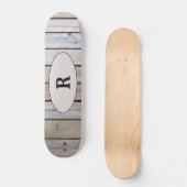 Verweerd Hout met Monogram Skateboard (Voorkant)