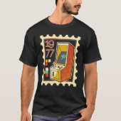 Verzendstempel met computer Game Slot Machine 1977 T-shirt (Voorkant)