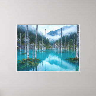Verzonken bos Lake Kaindy - Ethisch turquoise  Canvas Afdruk