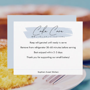 Verzorgingsinstructies voor cake in blauwe minimal bedankkaart