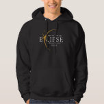 Veste À Capuche Black & Gold 2024 Texas Total Solar Eclipse<br><div class="desc">Voici notre t-shirt moderne Black & Gold 2024 Texas Total Solar Eclipse Custom T-Shirt, une pièce élégante et commémorative pour cet événement céleste rare. cette chemise capture l'élégance et l'excitation de l'éclipse solaire totale. Avec l'année 2024 courageusement affichée, ainsi que l'emplacement du Texas, il sert de garde intemporelle de ce...</div>