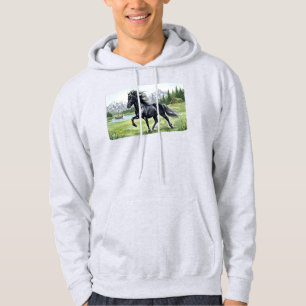 Veste À Capuche Freydis Black Horse dans un paysage nordique