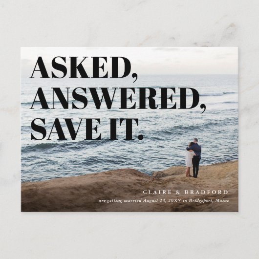 Vet en Cheeky Typographic Weddenschap Save the Dat Aankondigingskaart (Voorkant)