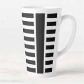 Vet zwarte witte strepen met klein rood monogram latte mok (Rechts)
