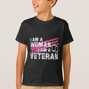Veteraan Vrouw Roze Vlag Veteranen Dag T-shirt