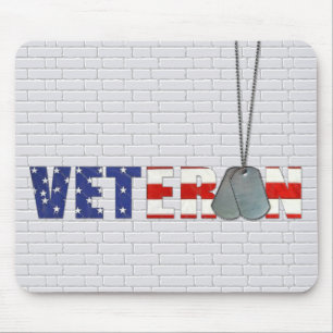 Veteran Dog-tags op Grey Brick Muismat