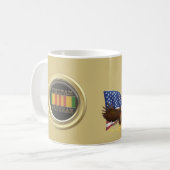 Vétéran Eagle du Vietnam et tasse de drapeau (Devant gauche)