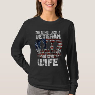Veteran ze is mijn vrouw-Amerikaanse Veteranendag T-shirt