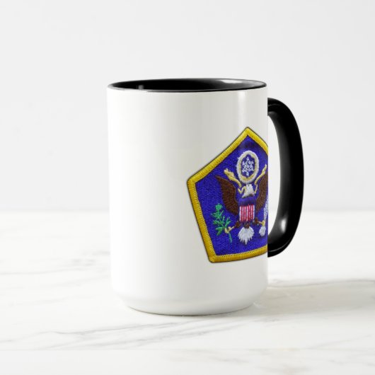 Veteranen van het hoofdkantoor van het leger passe mok (Voorkant rechts)