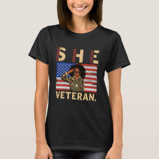 Veteranenvrouw van het Afrikaanse Amerikaanse lege T-shirt