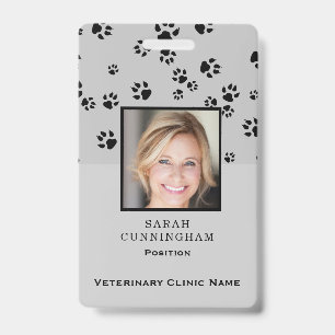 Veterinaire Clinic Cute Paw Print Photo ID Badge