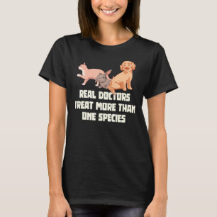 Veterinaire echte artsen behandelen meer dan één S T-shirt