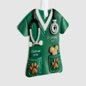 Vétérinaire Scrub Shirt Ornement personnalisé (devant)