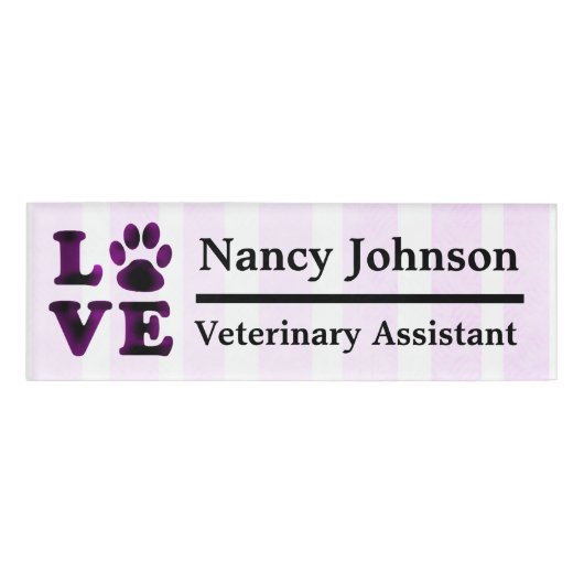 Veterinary Assistant Name Tag Paars Pawprints (Voorkant)