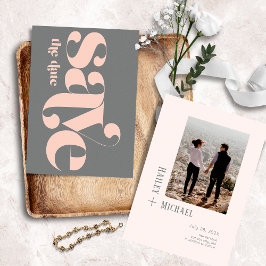 Vetgedrukte minimalistische foto  Coral Grey Save The Date