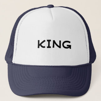 Vetgedrukte tekst KING Custom White- Navy Stijlvol Trucker Pet