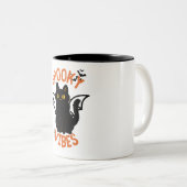 Vibes éffrayantes Chat Face Halloween Mug (Devant droit)