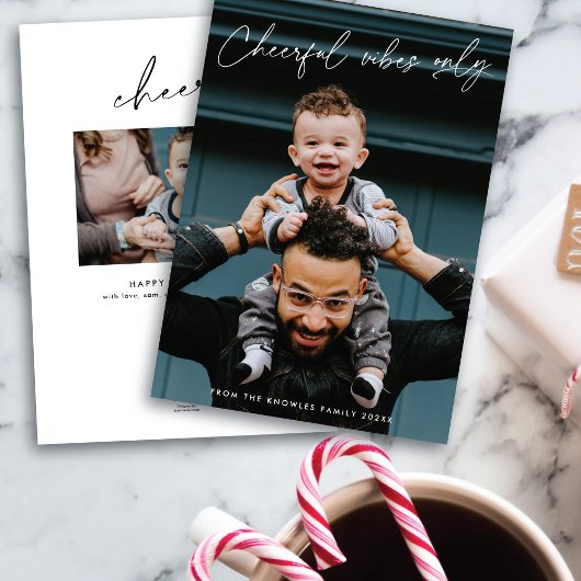 Vibes joyeuses seulement Portrait Carte photo de v