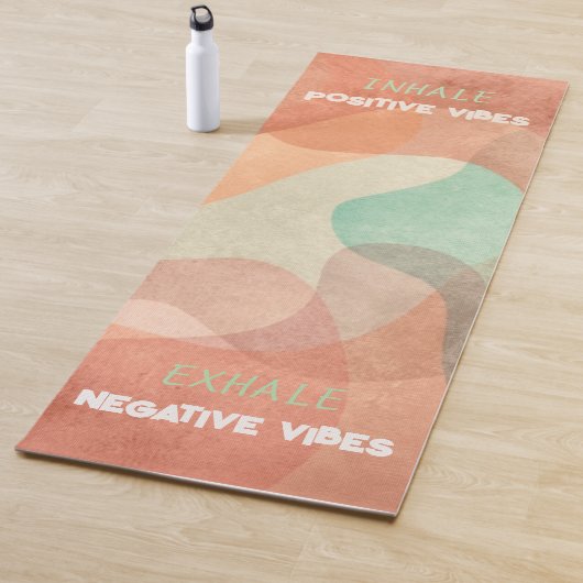 Vibes positives de tapis de yoga personnalisé (En situation)