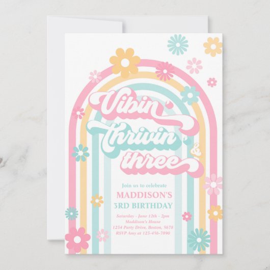 Vibin' Thrivin' Three Boho Daisy Rainbow Birthday Kaart (Voorkant)