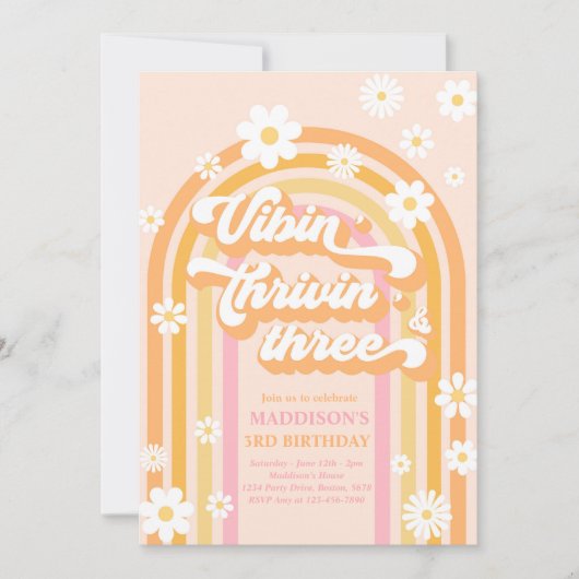 Vibin' Thrivin' Three Boho Daisy Rainbow Birthday Kaart (Voorkant)