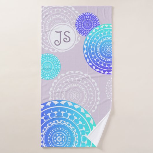 Vibrant Aqua Blue Random Mandala Monogramme (Serviette de bain)