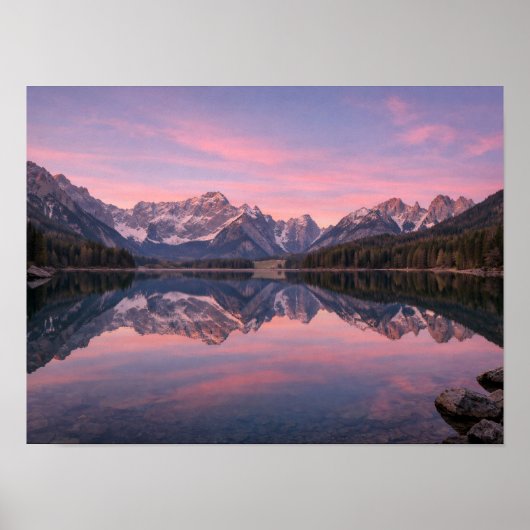 Vibrant Pink Sunset Mountain Lake Reflection Poster (Voorkant)