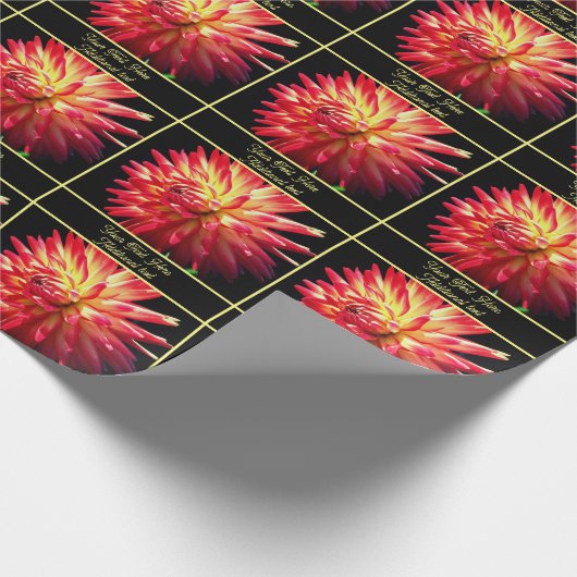 Vibrant Red Dahlia Flower Personalized Cadeaupapier (Hoek)