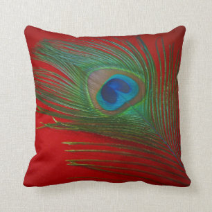Vibrant Red Peacock Feather Kussen