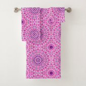 Vibrant rose violet et blanc Motif marocain (En situation)