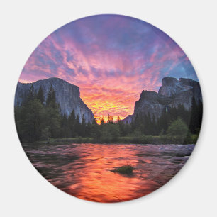 Vibrant Sky   Yosemite Valley Magneet