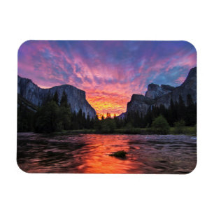Vibrant Sky   Yosemite Valley Magneet