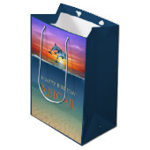 Vibrant Sunset Dolphins Jumping Ocean Birthday Medium Cadeauzakje (Voorkant Gekanteld)