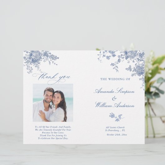 Victoriaans Dusty Blue Floral Wedding Fotoprogramm (Staand voorkant)
