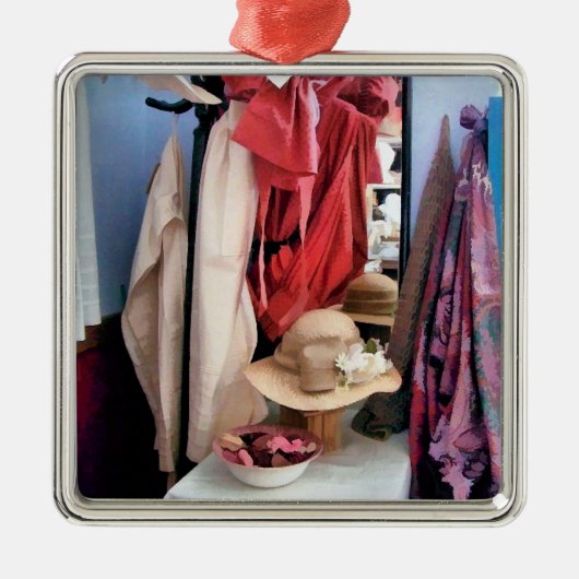 VICTORIAANS ENGLAND METALEN ORNAMENT (Voorkant)