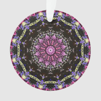 Victoriaans magenta ornament
