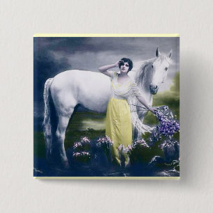 Victoriaans meisje met wit paard vierkante button 5,1 cm