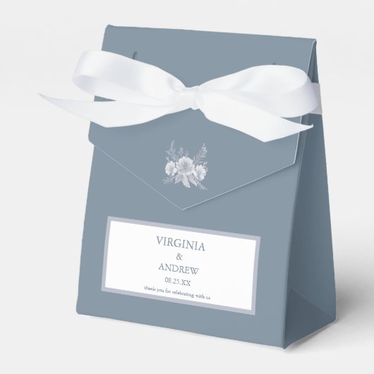 Victoriaans-stijl bruiloft in blauw met witte bloe bedankdoosjes (Voorkant Zijde)